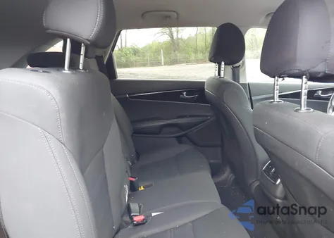 2020 Kia Sorento 3.3L S z USA, uszkodzony, nr VIN 5XYPG4A50LG690973